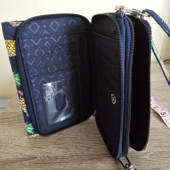 Vera Bradley Quilted Wallet Clutch Pineapple Print Navy Blue Wristlet Phone - Picture 4 of 10